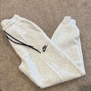 Nike Women’s Gray Jogger Pants